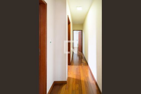 Casa à venda com 280m², 4 quartos e 6 vagasCorredor - Quartos 