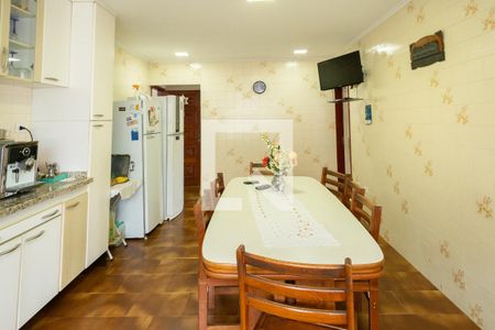 Casa à venda com 280m², 4 quartos e 6 vagasCozinha 