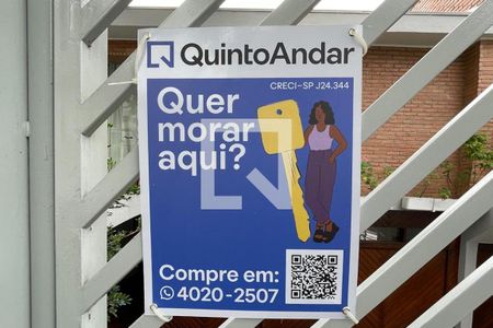 Casa à venda com 280m², 4 quartos e 6 vagasFachada