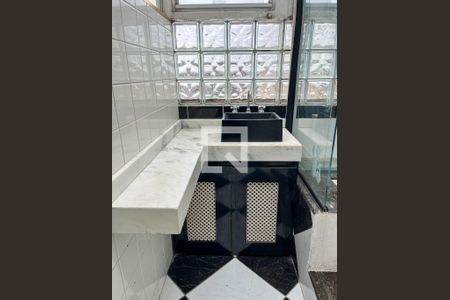 Apartamento à venda com 106m², 3 quartos e 1 vaga Apartamento à venda com 106m², 3 quartos e 1 vagaBanheiro da Suíte