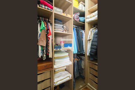 Casa para alugar com 220m², 3 quartos e 2 vagas Casa para alugar com 220m², 3 quartos e 2 vagasCloset - Suíte 1