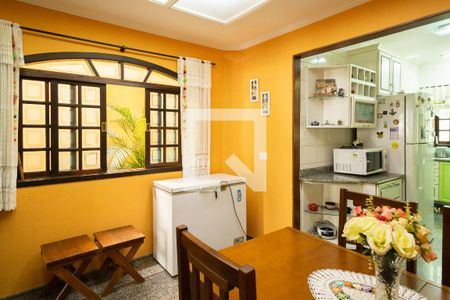 Casa para alugar com 220m², 3 quartos e 2 vagas Casa para alugar com 220m², 3 quartos e 2 vagasCopa