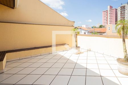 Casa para alugar com 220m², 3 quartos e 2 vagas Casa para alugar com 220m², 3 quartos e 2 vagasSacada