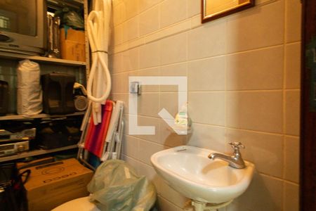 Casa para alugar com 220m², 3 quartos e 2 vagas Casa para alugar com 220m², 3 quartos e 2 vagasBanheiro de Serviço