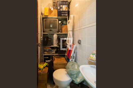 Casa para alugar com 220m², 3 quartos e 2 vagas Casa para alugar com 220m², 3 quartos e 2 vagasBanheiro de Serviço