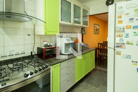Casa para alugar com 220m², 3 quartos e 2 vagas Casa para alugar com 220m², 3 quartos e 2 vagasCozinha