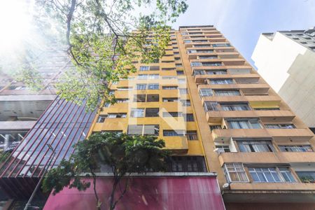 Apartamento para alugar com 110m², 3 quartos e sem vaga Apartamento para alugar com 110m², 3 quartos e sem vagaFachada