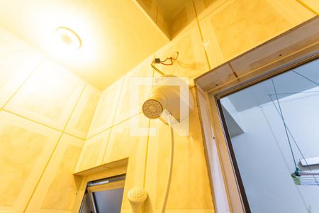 Apartamento para alugar com 110m², 3 quartos e sem vaga Apartamento para alugar com 110m², 3 quartos e sem vagaChuveiro do Banheiro de Serviço