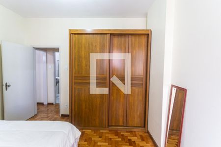 Apartamento para alugar com 110m², 3 quartos e sem vaga Apartamento para alugar com 110m², 3 quartos e sem vagaArmário do Quarto 2