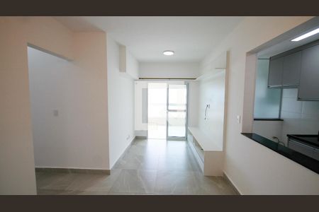 Sala de apartamento para alugar com 2 quartos, 70m² em Nova Mirim, Praia Grande