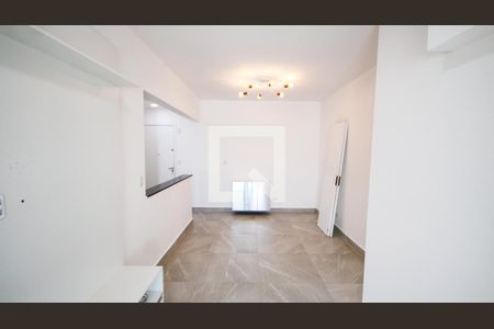 Sala de apartamento para alugar com 2 quartos, 70m² em Nova Mirim, Praia Grande