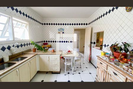 Casa à venda com 400m², 3 quartos e 6 vagasCozinha