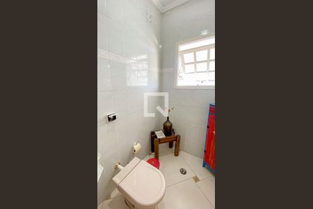 Casa à venda com 400m², 3 quartos e 6 vagasLavabo