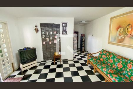 Casa à venda com 400m², 3 quartos e 6 vagasQuarto do Jardim