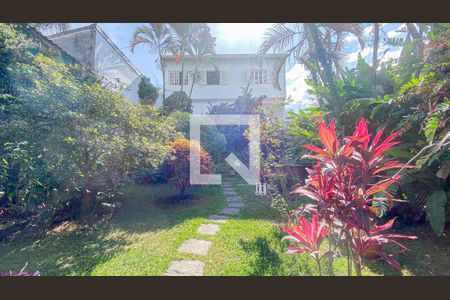 Casa à venda com 400m², 3 quartos e 6 vagasJardim - Quintal