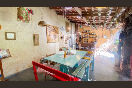 Casa à venda com 400m², 3 quartos e 6 vagasJardim - Quintal - Churrasqueira