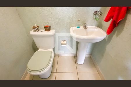 Casa à venda com 400m², 3 quartos e 6 vagasBanheiro