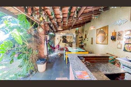 Casa à venda com 400m², 3 quartos e 6 vagasJardim - Quintal - Churrasqueira