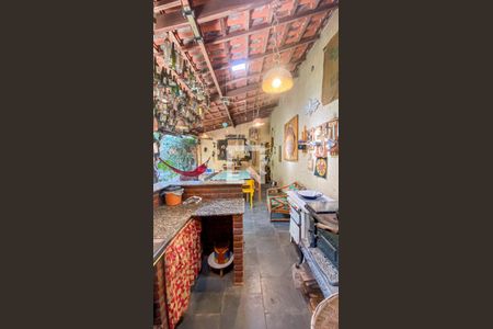 Casa à venda com 400m², 3 quartos e 6 vagasJardim - Quintal - Churrasqueira