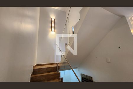 Escada de casa de condomínio para alugar com 3 quartos, 140m² em Jardim Ermida I, Jundiaí