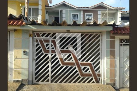 Casa à venda com 112m², 3 quartos e 2 vagas Casa à venda com 112m², 3 quartos e 2 vagasFachada