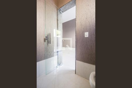 Casa de condomínio à venda com 303m², 3 quartos e 4 vagasBanheiro de serviço