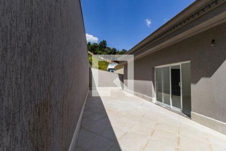 Casa de condomínio à venda com 303m², 3 quartos e 4 vagasQuintal