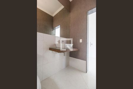 Casa de condomínio à venda com 303m², 3 quartos e 4 vagasBanheiro da Suíte 1