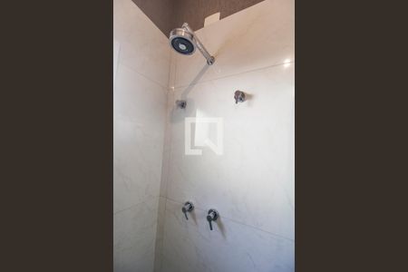 Casa de condomínio à venda com 303m², 3 quartos e 4 vagasBanheiro de serviço