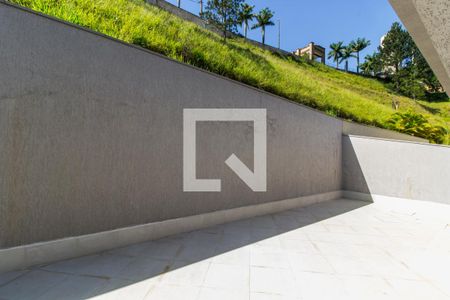 Casa de condomínio à venda com 303m², 3 quartos e 4 vagasVista da Sala