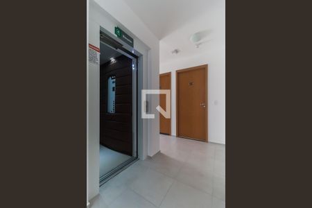 Apartamento para alugar com 44m², 2 quartos e 1 vagaElevador