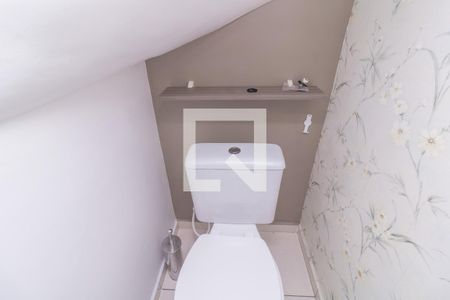 Lavabo de casa de condomínio para alugar com 2 quartos, 65m² em Vila Pierina, São Paulo