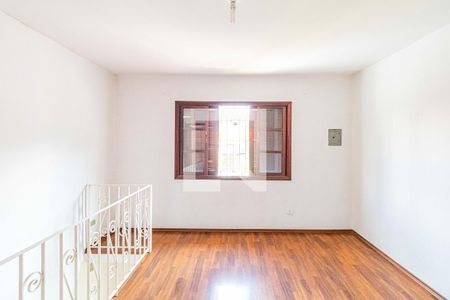Sala superior de casa para alugar com 3 quartos, 150m² em Jardim Odete, São Paulo