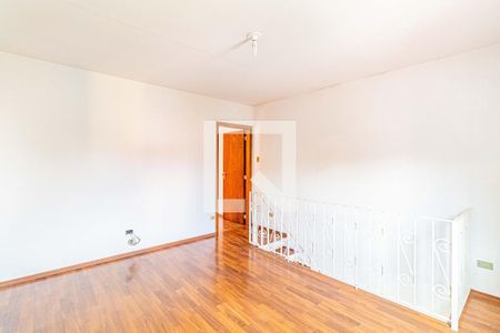 Sala superior de casa para alugar com 3 quartos, 150m² em Jardim Odete, São Paulo