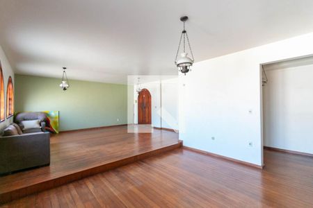 Sala de casa à venda com 4 quartos, 383m² em Santa Efigênia, Belo Horizonte