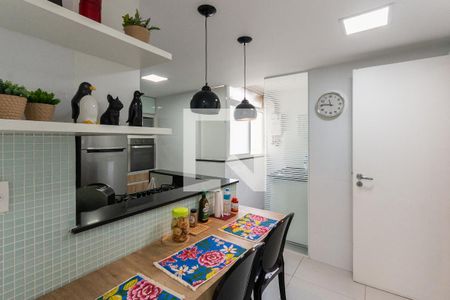 Apartamento à venda com 200m², 3 quartos e 2 vagasCozinha