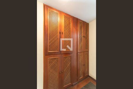 Apartamento à venda com 200m², 3 quartos e 2 vagasCorredor