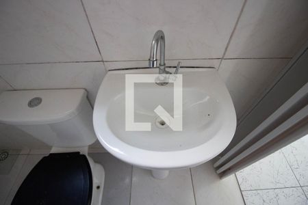 Banheiro de casa para alugar com 1 quarto, 30m² em Vila Danubio Azul, São Paulo