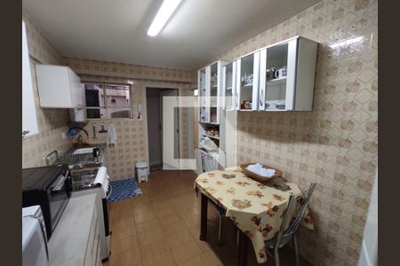 Cozinha de apartamento à venda com 2 quartos, 97m² em Vila Romana, São Paulo