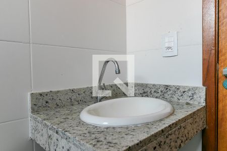 Banheiro de apartamento para alugar com 1 quarto, 49m² em Penha de França, São Paulo