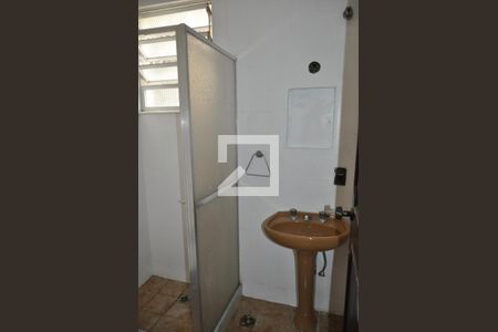 Casa de condomínio à venda com 250m², 4 quartos e 3 vagasBanheiro 2
