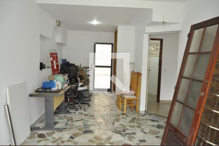 Casa de condomínio à venda com 250m², 4 quartos e 3 vagasQuarto de Serviço