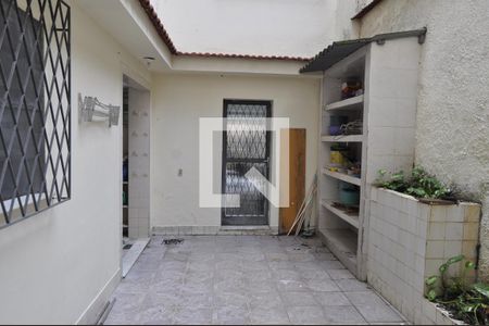 Casa de condomínio à venda com 250m², 4 quartos e 3 vagasQuintal