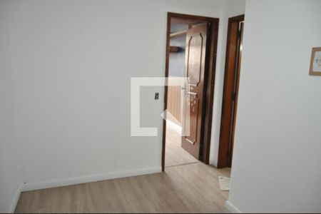 Casa de condomínio à venda com 250m², 4 quartos e 3 vagasCorredor