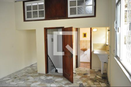 Casa de condomínio à venda com 250m², 4 quartos e 3 vagasÁrea de Serviço