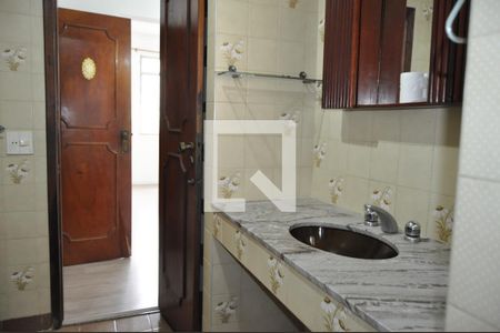 Casa de condomínio à venda com 250m², 4 quartos e 3 vagasBanheiro 3