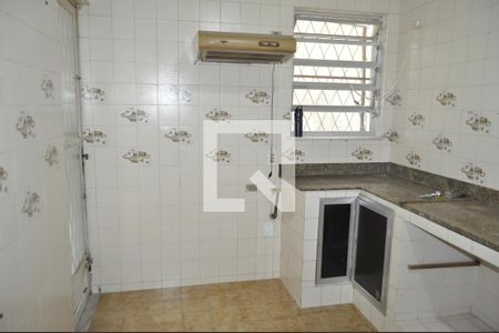 Casa de condomínio à venda com 250m², 4 quartos e 3 vagasCozinha