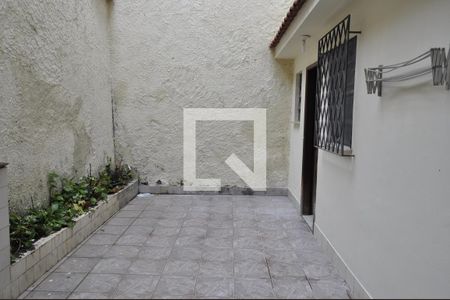 Casa de condomínio à venda com 250m², 4 quartos e 3 vagasQuintal