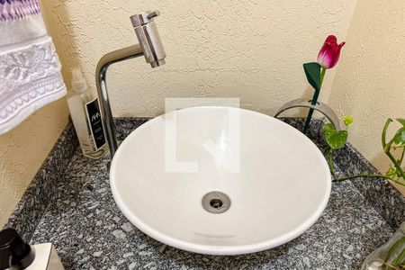 Casa à venda com 167m², 3 quartos e 2 vagas Casa à venda com 167m², 3 quartos e 2 vagasLavabo