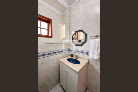 Casa à venda com 167m², 3 quartos e 2 vagas Casa à venda com 167m², 3 quartos e 2 vagasBanheiro